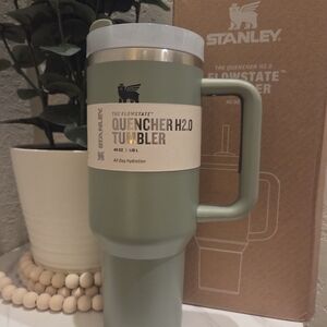 Brand New!! 40ozStanley Bay Leaves(Green)